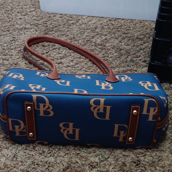 Looney & Bourke Monogram Zip Tote - Picture 5 of 7